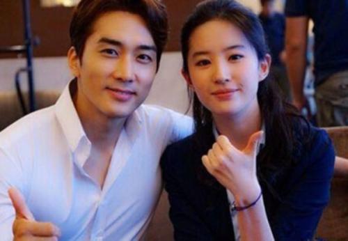 娱乐吃瓜君刘亦菲,娱乐圈的“吃瓜女王”，揭秘明星幕后故事